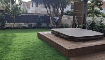 בריכה עם גקוזי